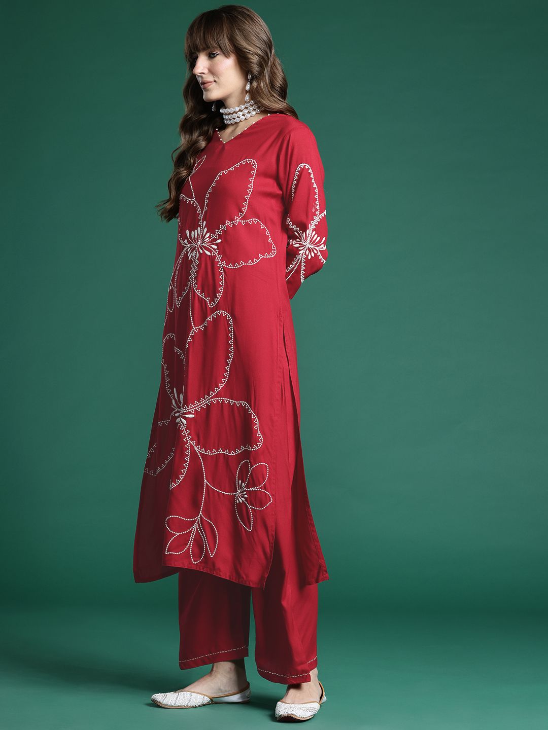 Dhiyona IE Floral Embroidered Regular Thread Work Kurta with Palazzos