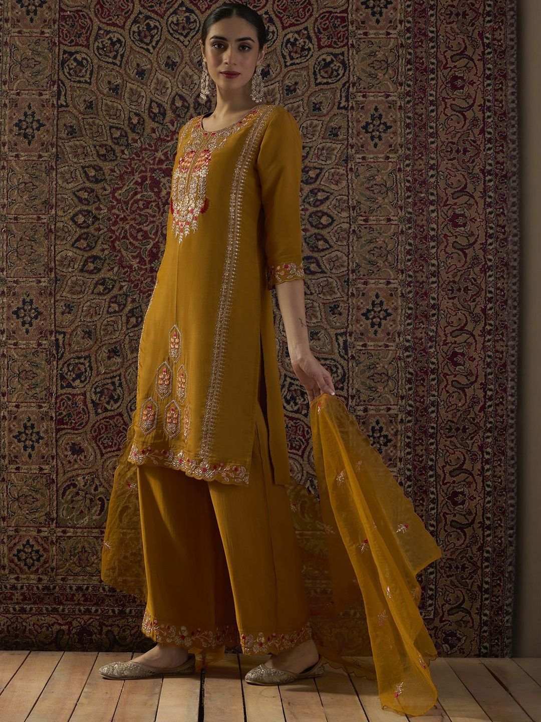 Dhiyona IE Floral Embroidered Thread Work Straight Kurta With Palazzo & Dupatta