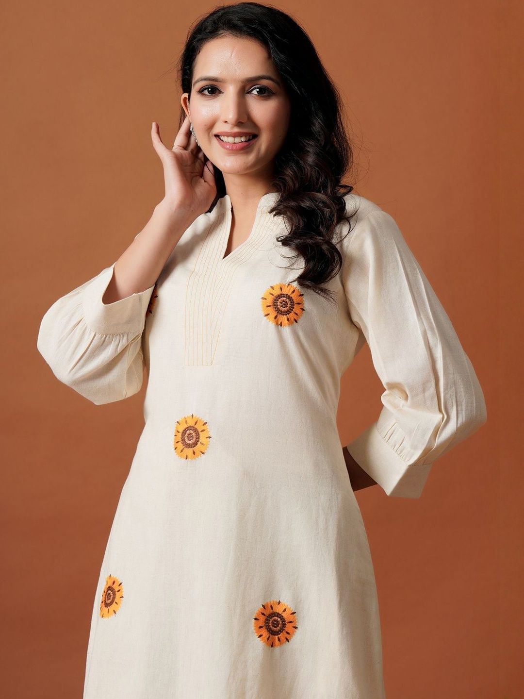 Floral Embroidered Thread Work Pure Cotton Kurta With Trousers