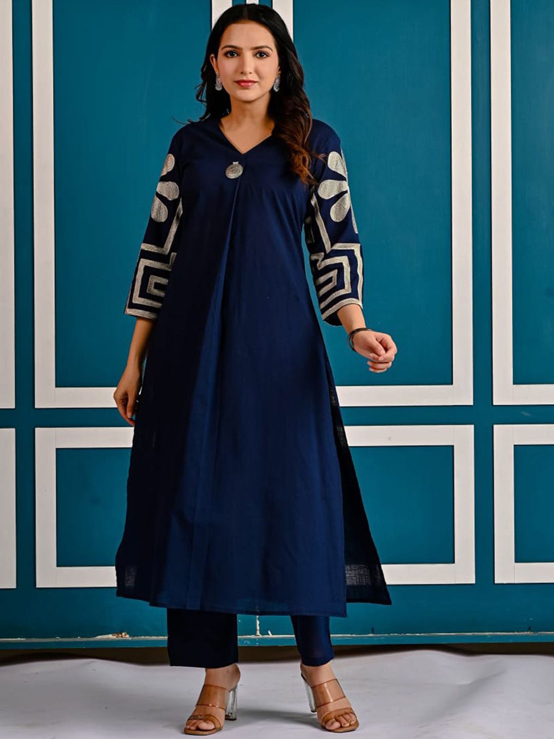 Women Embroidered Regular Thread Work Pure Cotton A-Line Kurta with Trousers