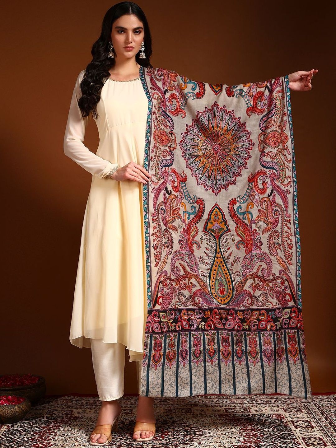 Dhiyona PA Women Abstract Embroidered Shawl