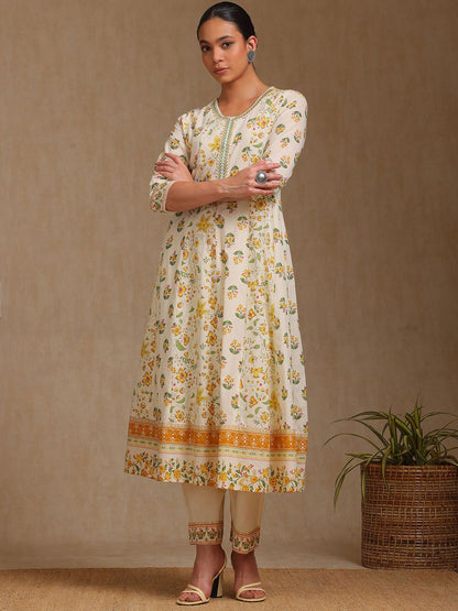 Dhiyona SO Women's Floral Printed V-Neck Panelled Anarkali Kurta With Trousers And Dupatta