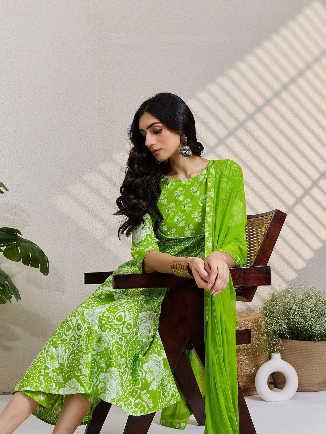 Women Floral Printed Regular Pure Cotton Kurta with Trousers & With Dupatta