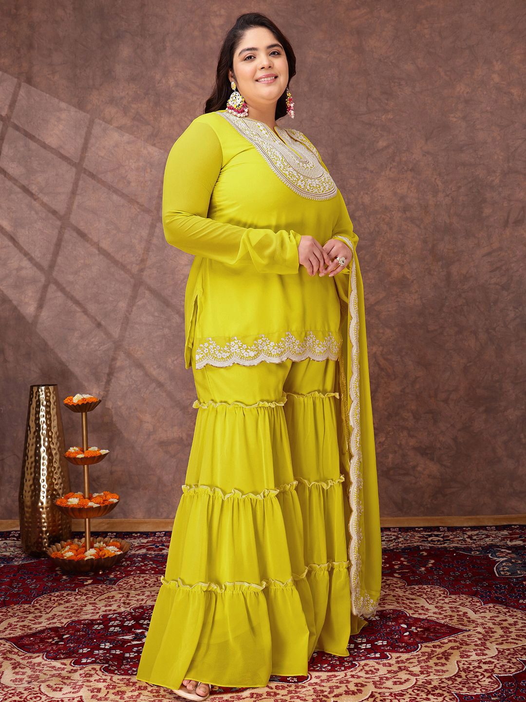 Dhiyona IN Women Floral Yoke Design Regular Thread Work Kurta Set With Dupatta