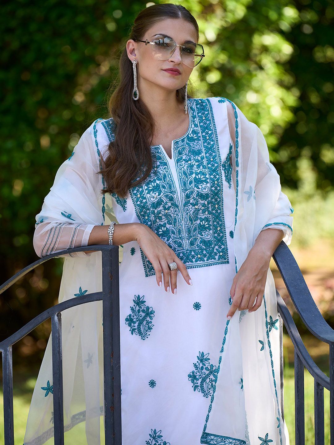 Dhiyona IE Floral Embroidered Notch Neck Thread Work Organza Kurta With Trousers & Dupatta