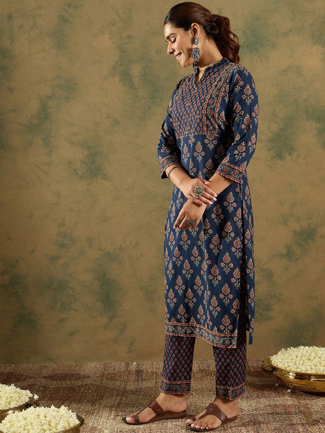 Dhiyona IE Ethnic Motifs Printed Pure Cotton Kurta With Trousers