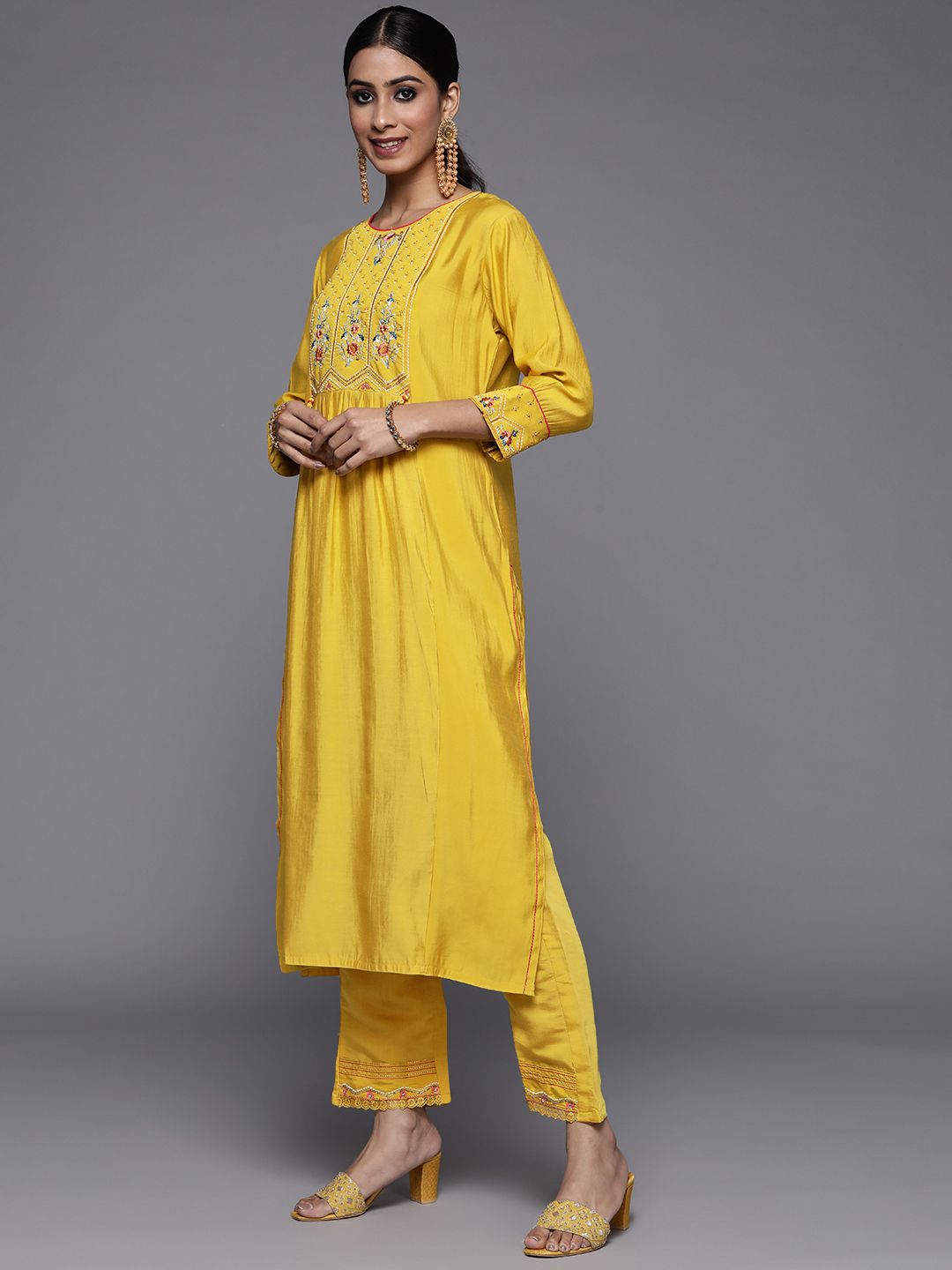 Dhiyona VA Women's Yellow Ethnic Motifs Embroidered Beads and Stones Kurta with Trousers & With Dupatta