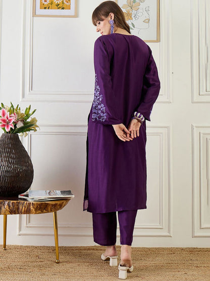 Dhiyona IE Embroidered Straight Tunic With Trousers Co-Ords