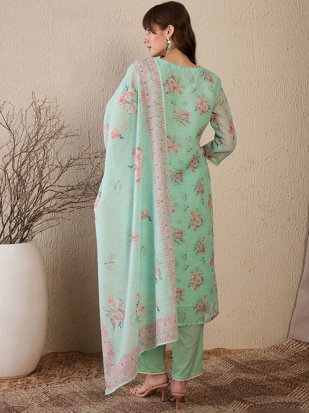 Women Floral Embroidered Regular Sequinned Linen Kurta with Trousers & With Dupatta
