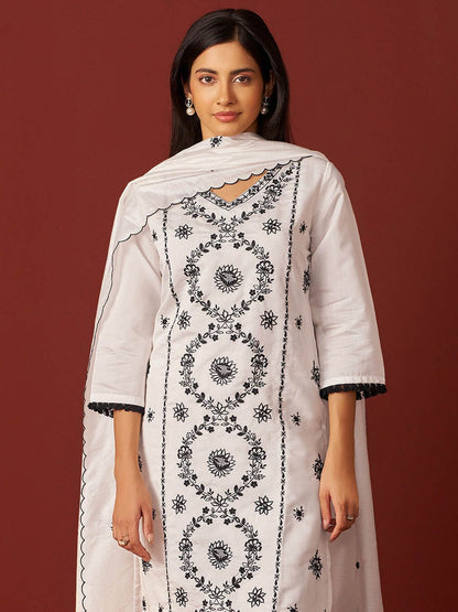 Ethnic Motifs Embroidered Thread Work Kurta with Trousers & Dupatta