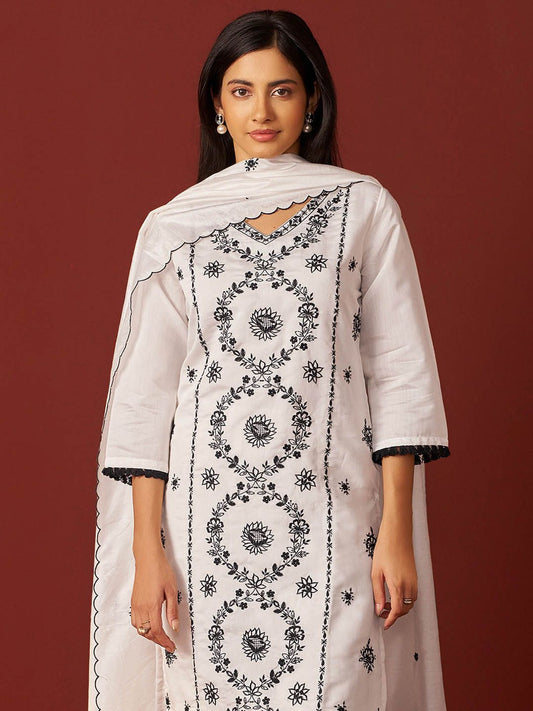 Ethnic Motifs Embroidered Thread Work Kurta with Trousers & Dupatta
