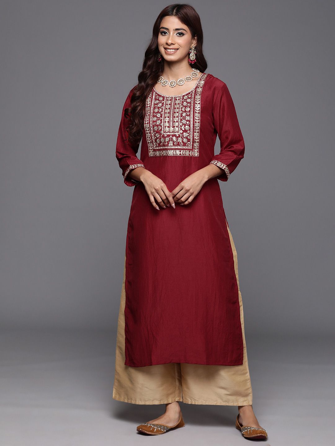 Dhiyona IE Women Floral Embroidered Sequinned Kurta