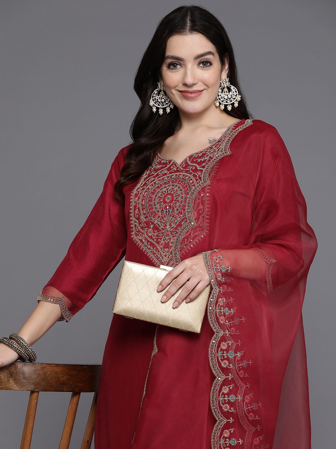 Dhiyona IE Women Floral Yoke Design Regular Kurta with Trousers & With Dupatta