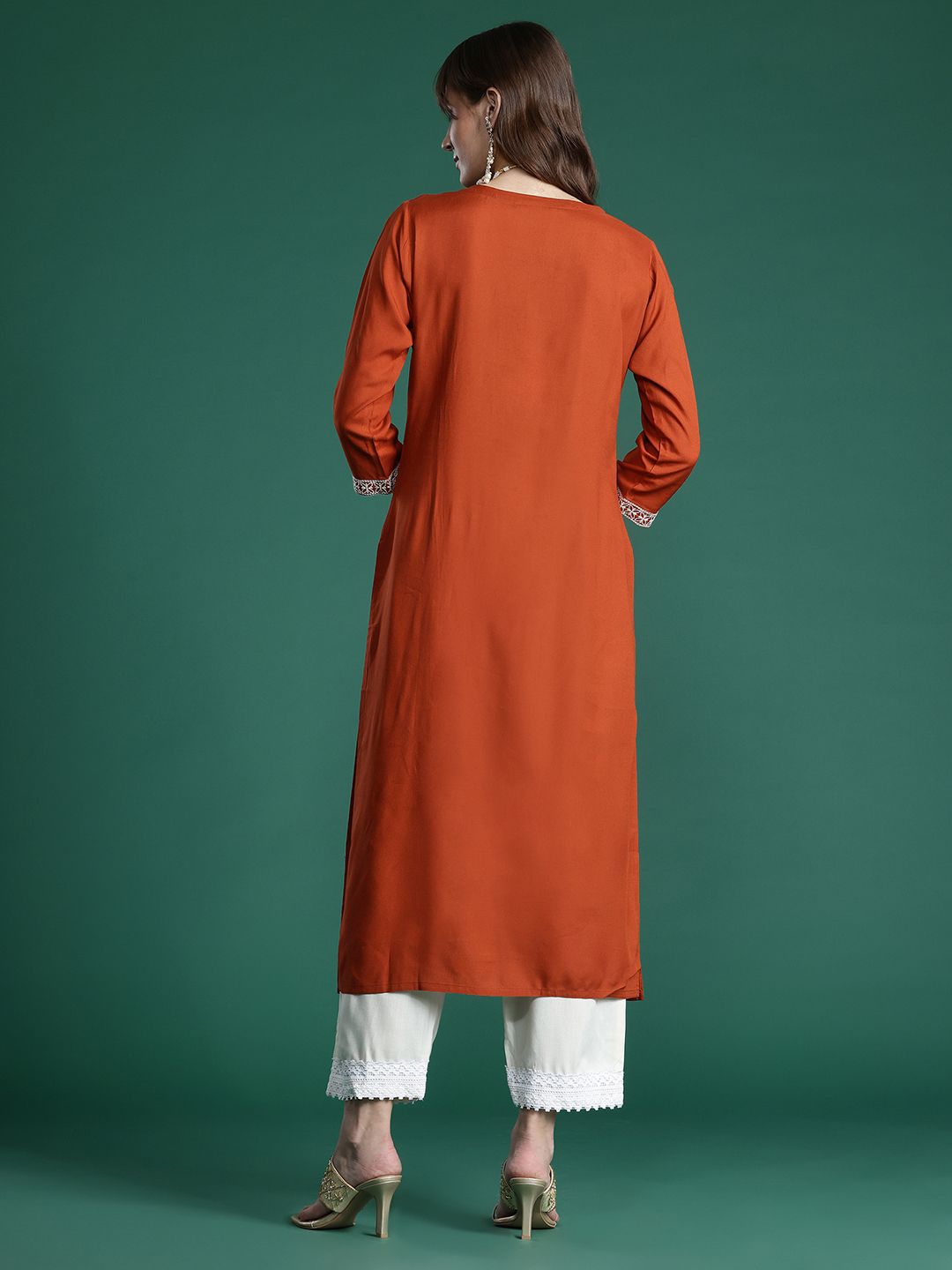 Dhiyona IE Floral Embroidered Thread Work Kurta