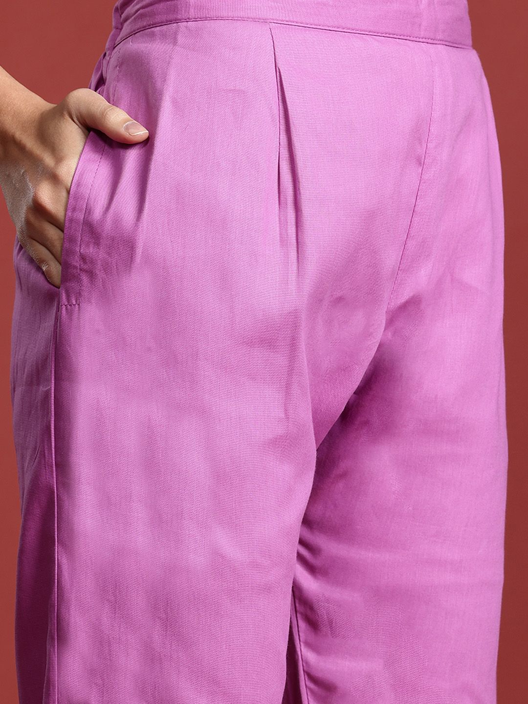 Dhiyona IE Women Floral Printed Pure Cotton Kurta with Trousers & With Dupatta