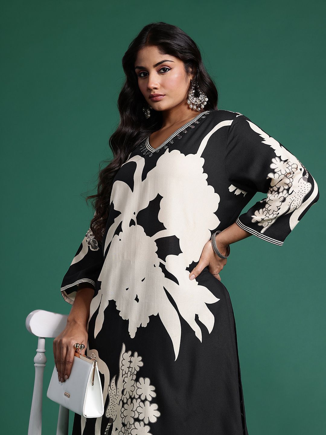 Dhiyona IE Plus Size Floral Printed Beads & Stones Kurta with Salwar