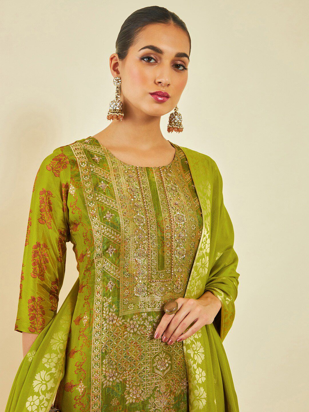 Dhiyona SO Women's Green Floral Printed Beads and Stones Kurta With Trousers & Dupatta