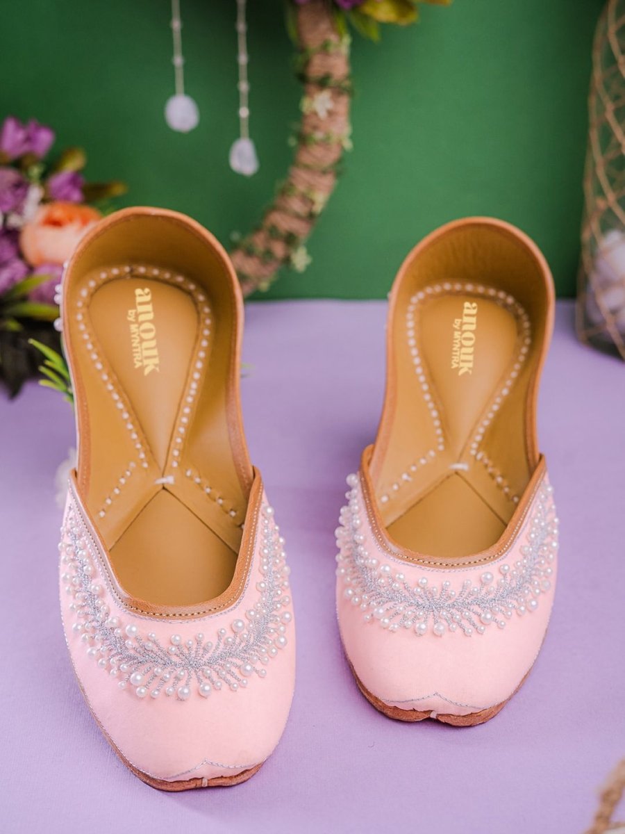 Dhiyona AK Peach-Coloured Embellished Ethnic Mojaris