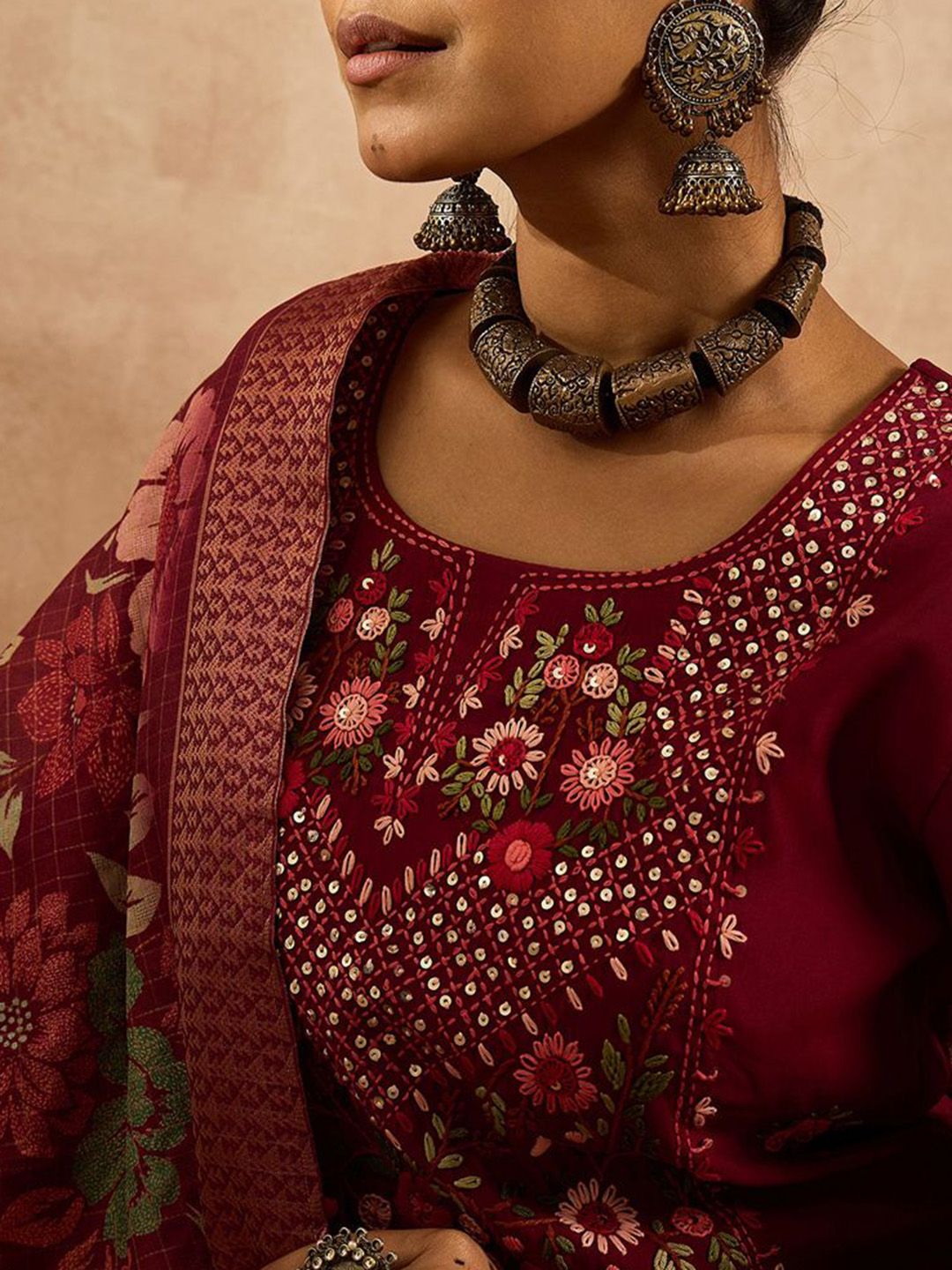Dhiyona IE Women Floral Embroidered Regular Thread Work Kurta with Trousers & With Dupatta