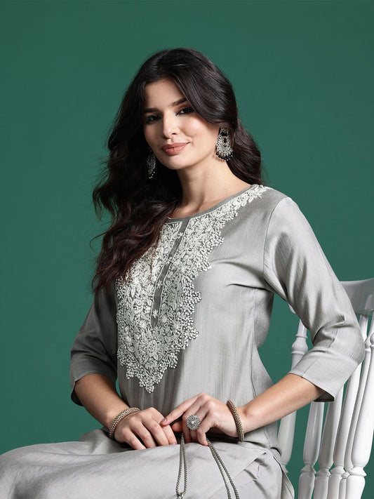 Dhiyona IE Ethnic Motifs Embroidered Thread Work Kurta with Trousers