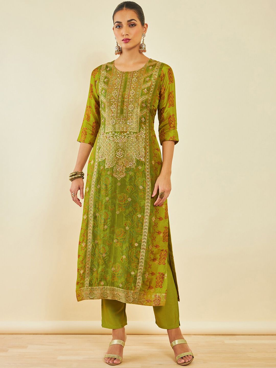Dhiyona SO Women's Green Floral Printed Beads and Stones Kurta With Trousers & Dupatta