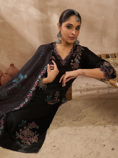 Women Ethnic Motifs Regular Thread Work Kurta with Trousers & With Dupatta