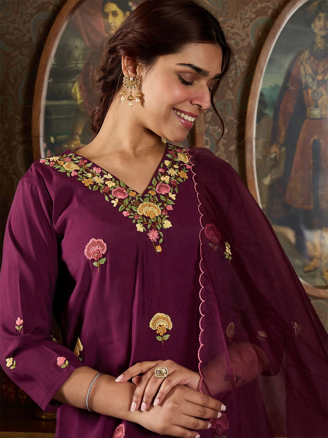 Dhiyona IE Floral Embroidered Thread Work Kurta With Trousers And Dupatta