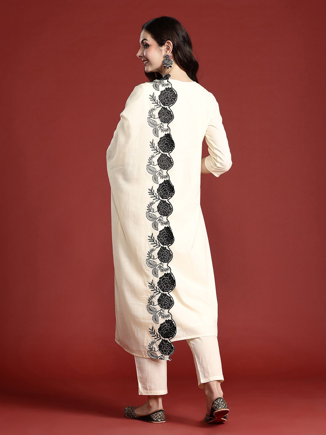 Ethnic Motifs Embroidered Thread Work Pure Cotton Kurta Set