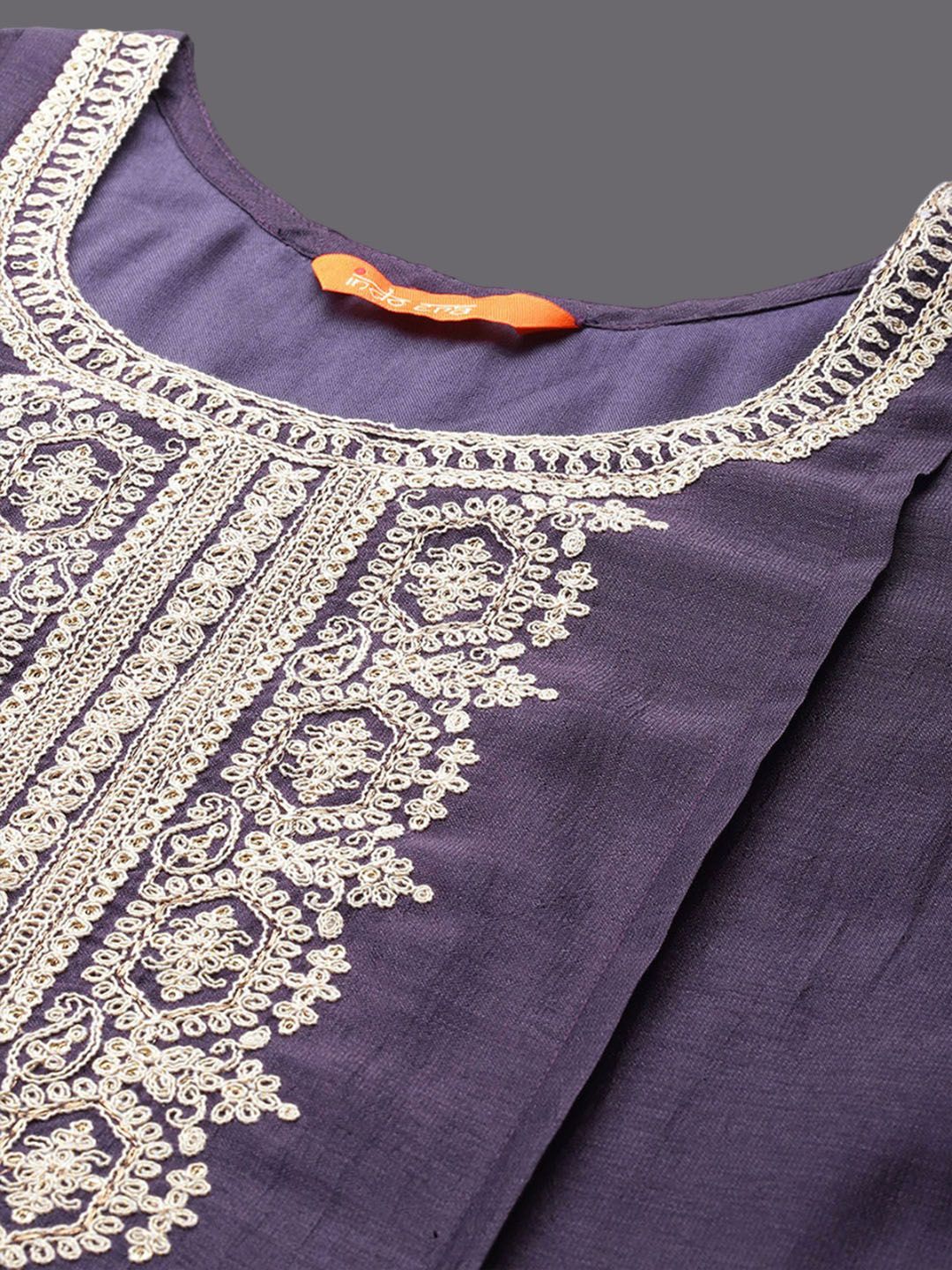 Embroidered Round Neck Three-Quarter Sleeves Sequinned Kurta Set