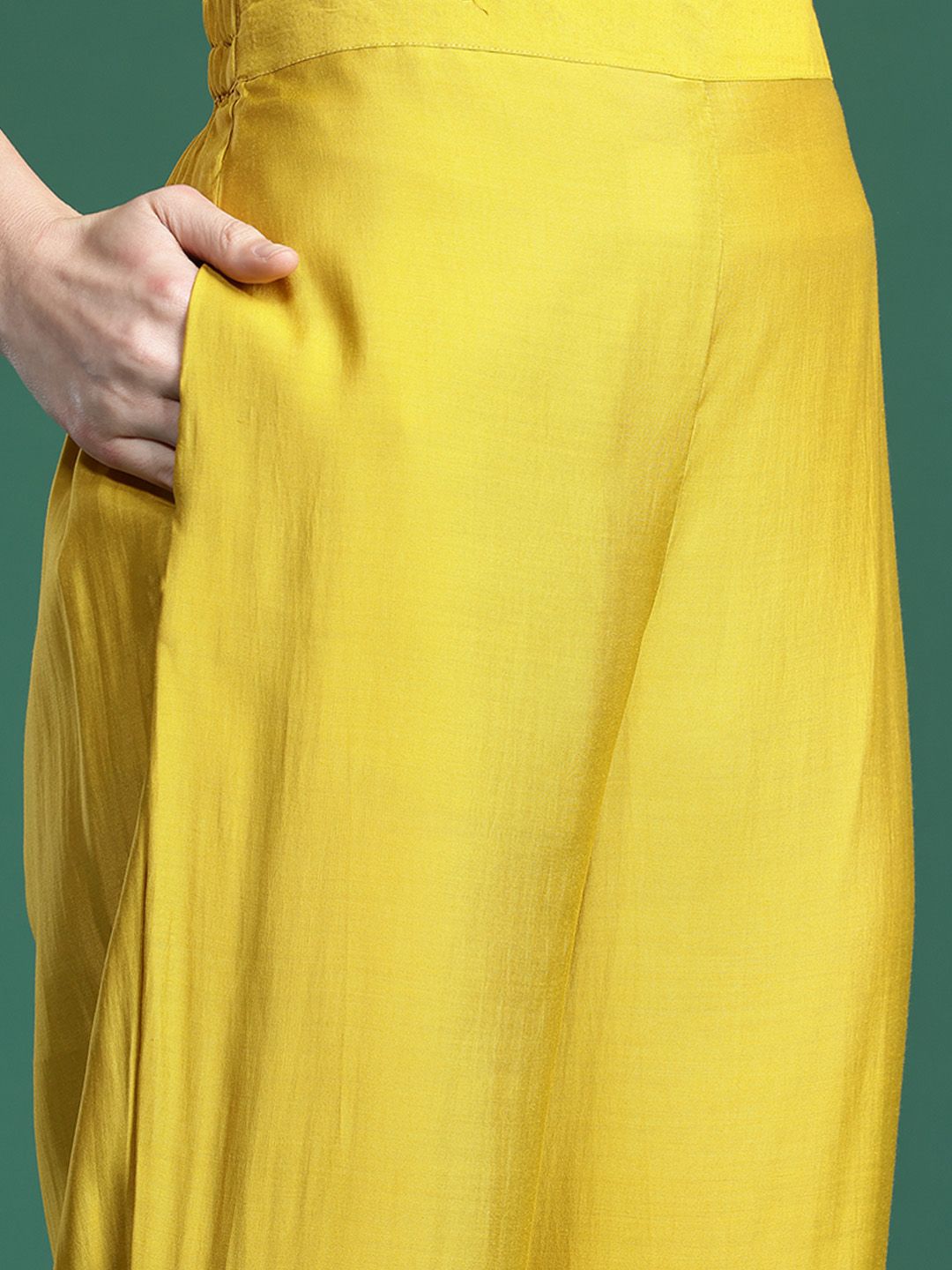 Ethnic Motifs Embroidered Sequinned Kurta with Trousers & With Dupatta