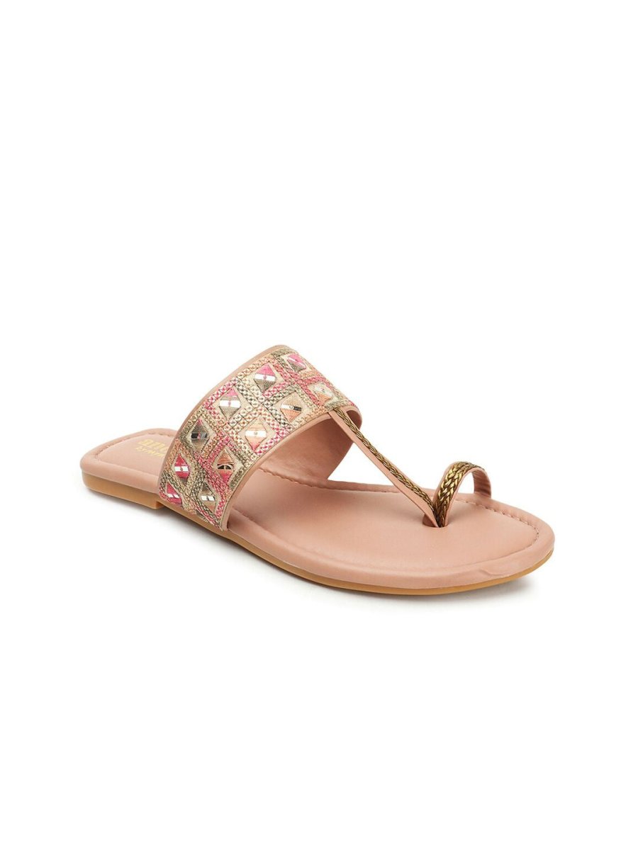 Dhiyona AK Embroidered One Toe Flats