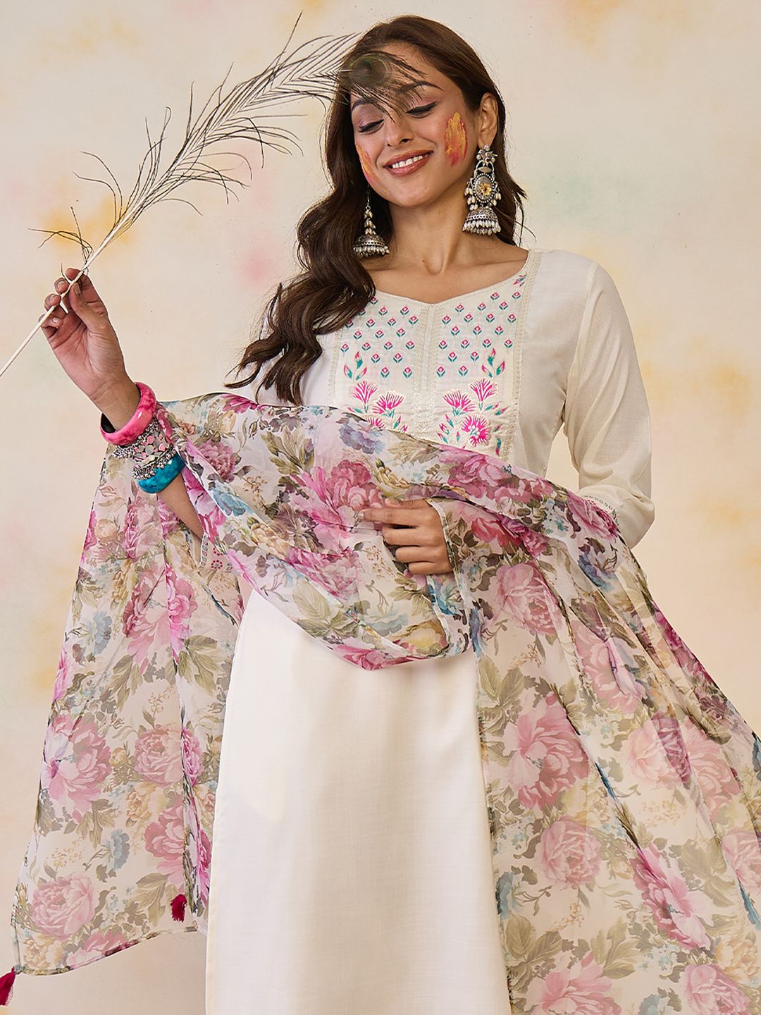 Dhiyona IE Women Floral Yoke Design Regular Thread Work Pure Cotton Kurta with Trousers & With Dupatta