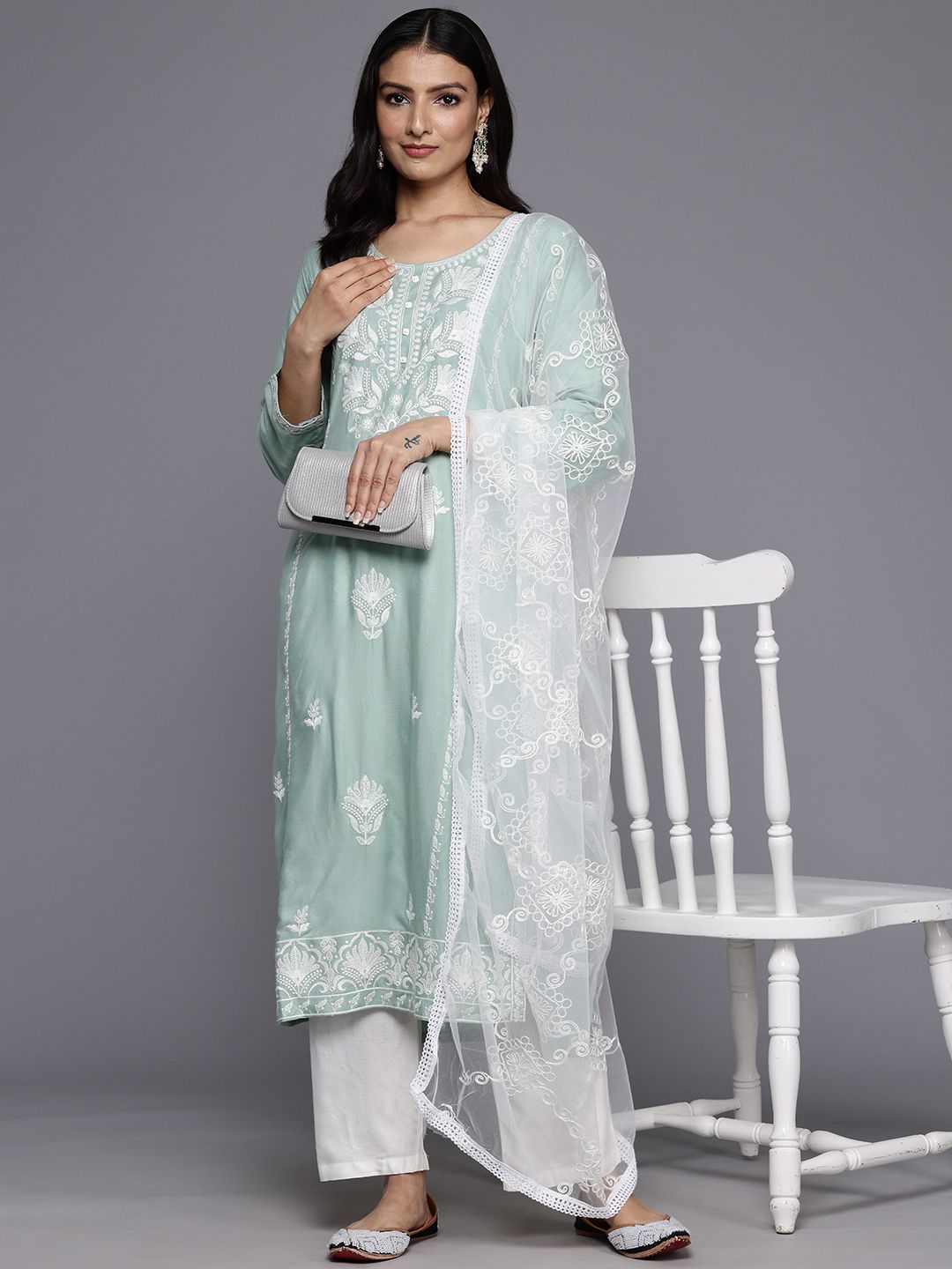 Dhiyona VA Women'sFloral Embroidered Panelled Thread Work Kurta With Trousers & Dupatta