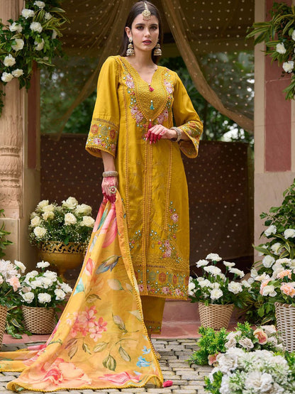 Women Floral Embroidered Panelled Thread Work Kurta with Trousers & With Dupatta