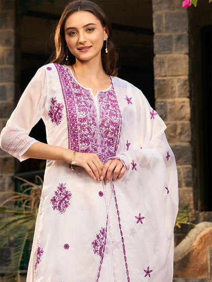 Floral Embroidered Regular Thread Work Kurta with Trousers & Dupatta