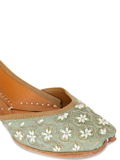 Dhiyona HOP Embellished Ethnic Mojaris