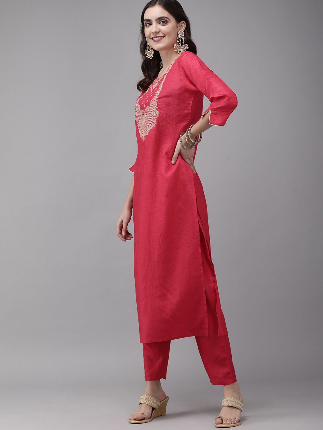 Dhiyona IE Women Round Neck Embroidered Kurta & Trousers With Dupatta