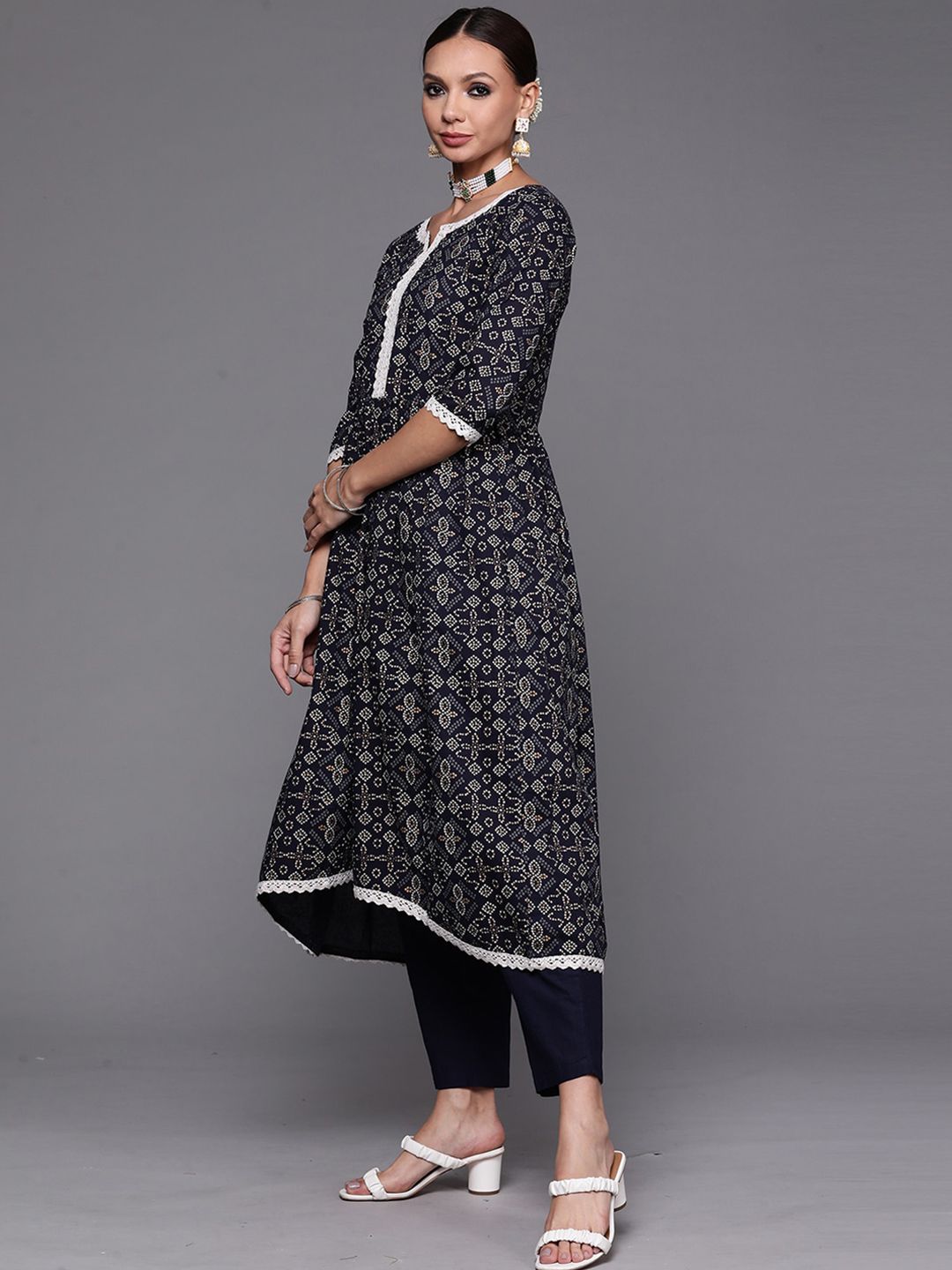 Dhiyona IE Women Ethnic Motifs Printed Kurta & Trousers With Dupatta