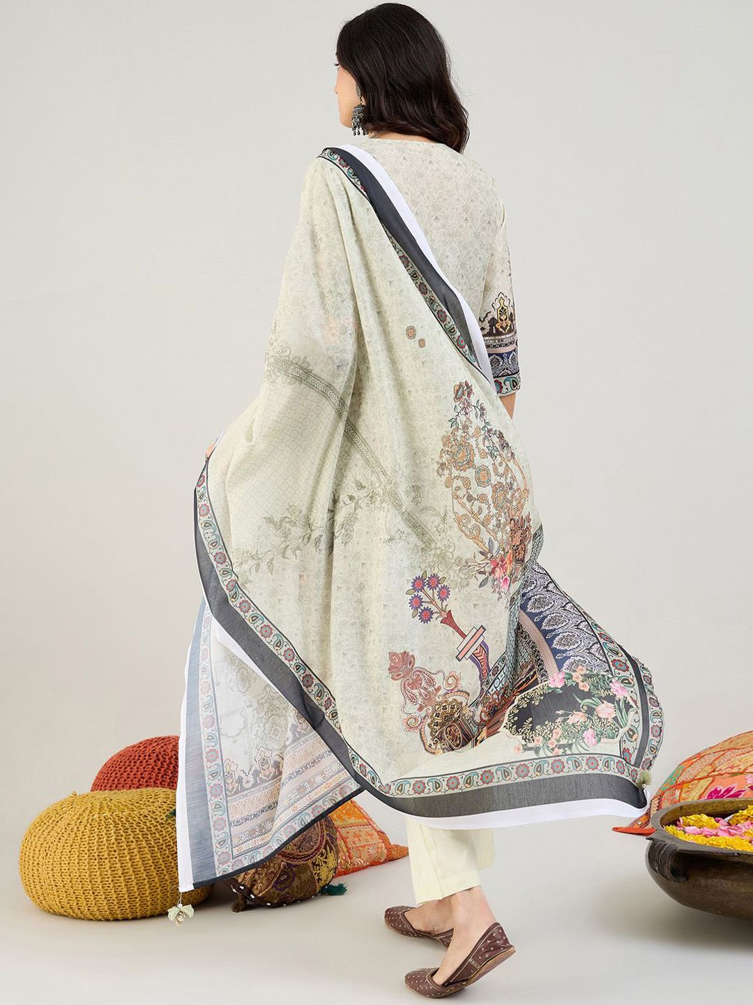 Dhiyona IE Green Floral Printed Straight Kurta with Trousers & Dupatta