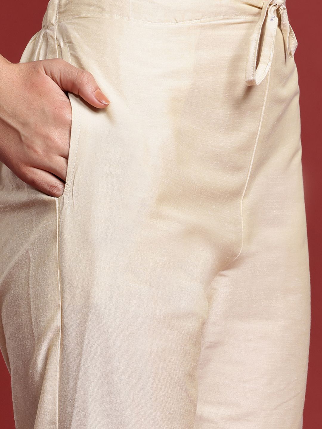 Dhiyona IE Floral Embroidered Thread Work Kurta with Trousers & With Dupatta