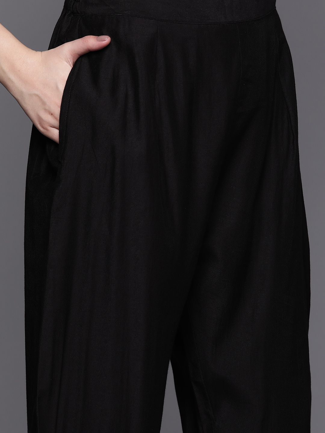 Floral Embroidered Thread Work Liva Kurta with Trousers & With Dupatta