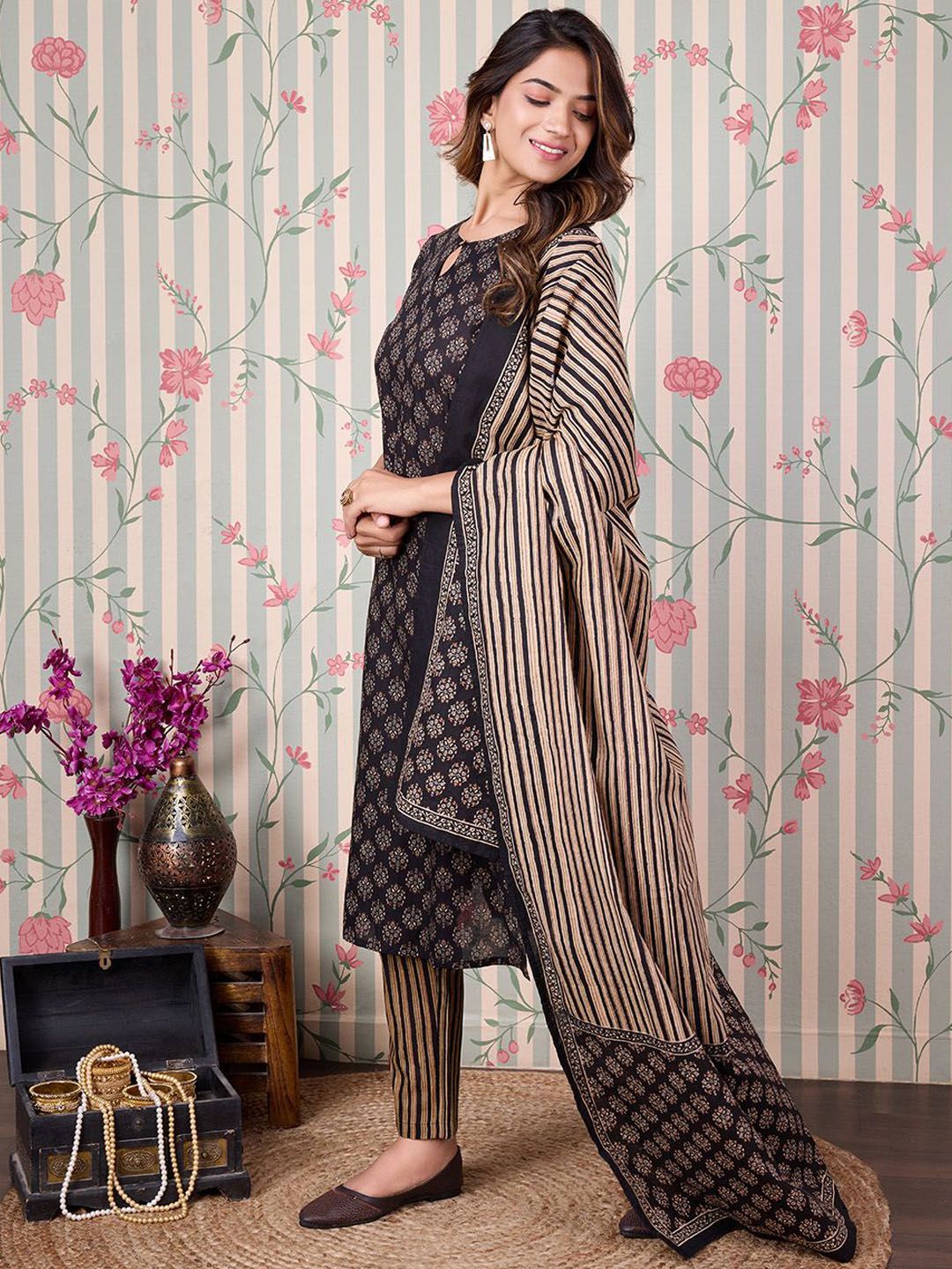 Dhiyona OD  Ethnic Motifs Printed Pure Cotton Kurta with Trousers & Dupatta