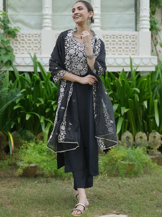 Dhiyona IE Floral Embroidered Thread Work Liva Kurta WithTrousers & Dupatta