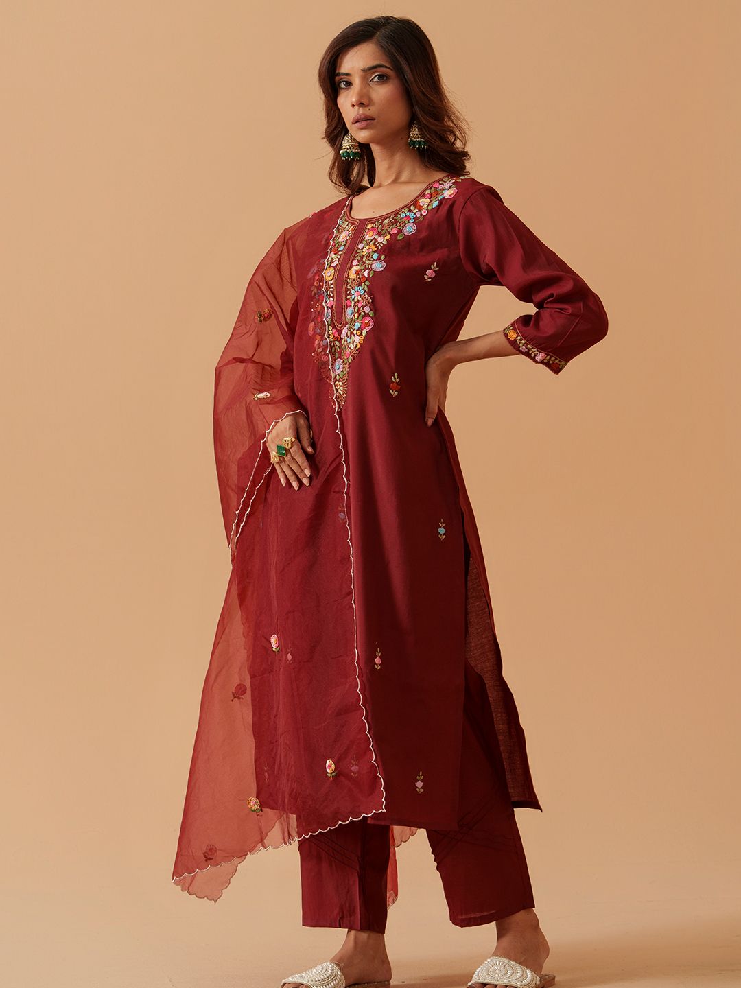 Dhiyona PD Women Embroidered Straight Kurta Trousers With Dupatta