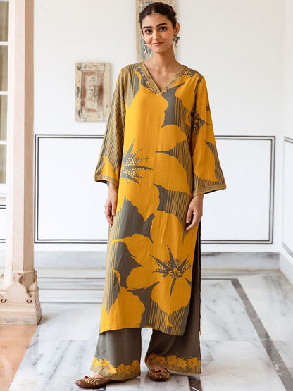 Dhiyona IS Women's Women Floral Printed Regular Kurta with Trousers