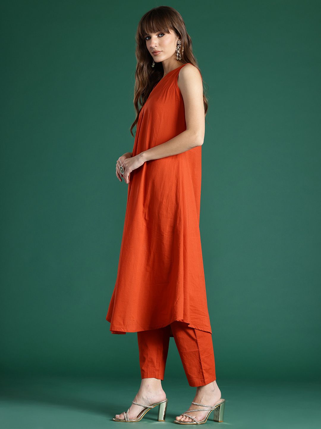 Women Floral Pleated Pure Cotton Kurta with Trousers & With Dupatta