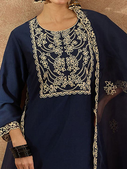 Floral Yoke Design Round Neck Straight Kurta With Trousers & Dupatta