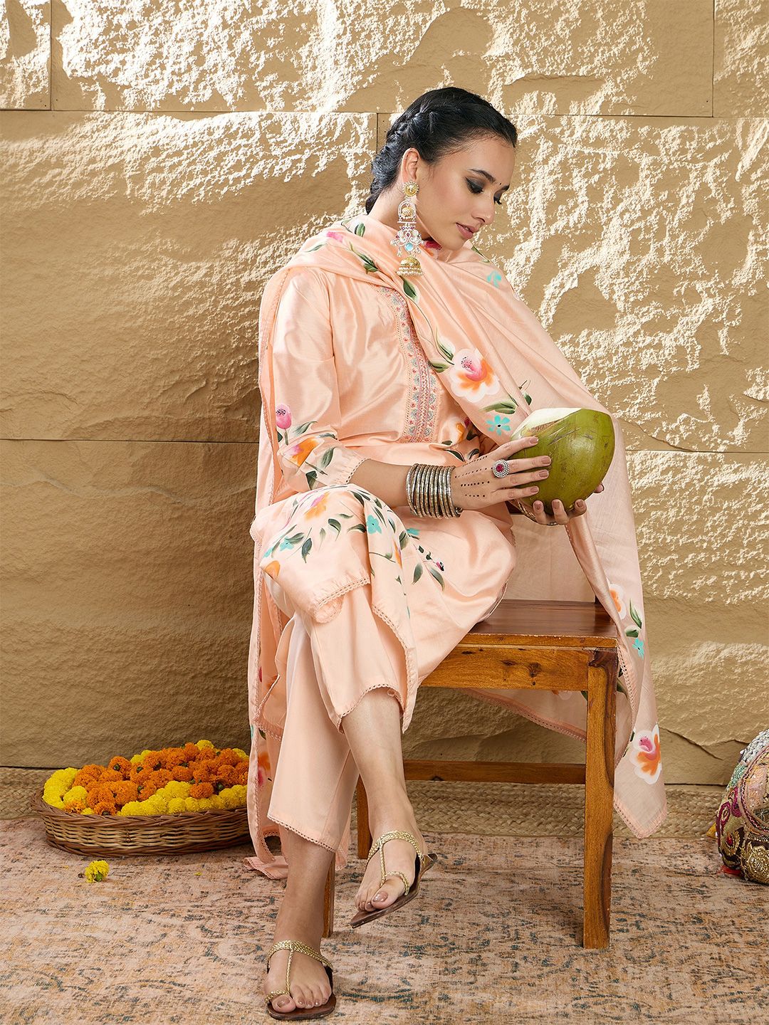 Dhiyona IE Women Floral Printed Regular Thread Work Kurta with Trousers & Dupatta