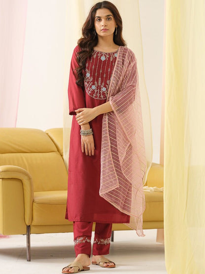 Dhiyona SN Women's Embroidered Round Neck Straight Beads and Stones Kurta With Trouser & Dupatta