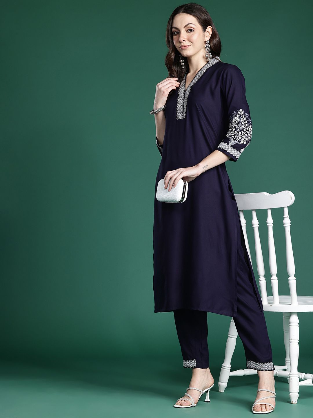 Dhiyona IE Floral Embroidered Sequinned Kurta with Trousers